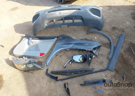 2013 Kia Sorento Lx V6 z USA, uszkodzony, nr VIN 5XYKTDA28DG388439